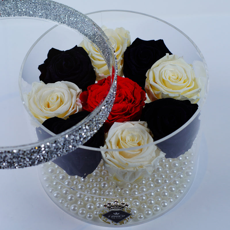 8 Rose Round - Crème, Black Beauty and Red Garden Rose Jadorit